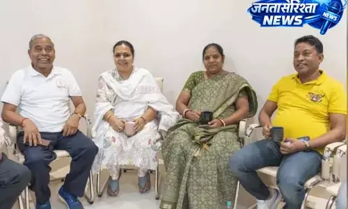 बारिश-बाढ़ के हालात पर विधायक ने मंत्री को सौंपा ज्ञापन
